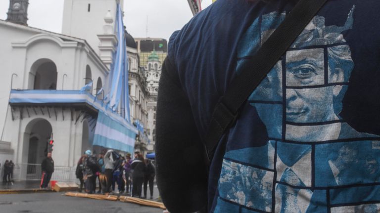 Preparativos en Plaza de Mayo para el acto de Cristina Kirchner por el 25 de mayo