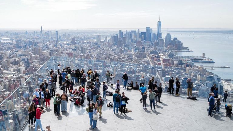 preparativos en Manhattan por el eclipse de sol