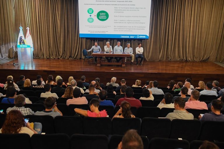 Reunión provincia junto a municipios por el Dengue