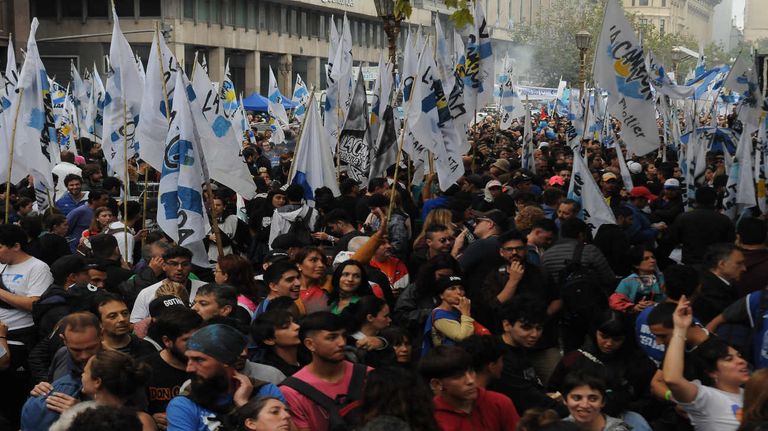 25 DE MAYO PLAZA 20230525