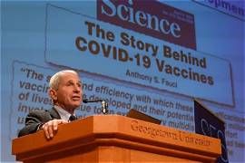Fauci dio innumerables conferencias sobre el COVID-19