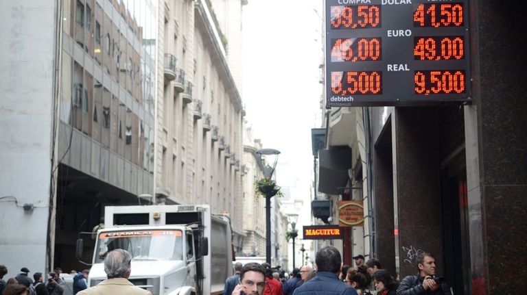 Pizarra como cotiza el dólar08302018
