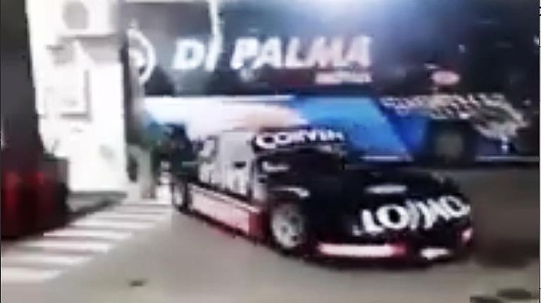 Marcos Di Palma a los trompos en Pergamino