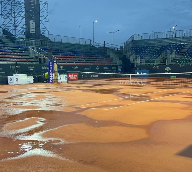 Cancha embarrada en el Córdoba Open