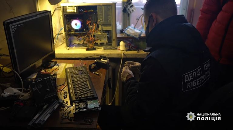 Así vivían los hackers detrás de Emotet.