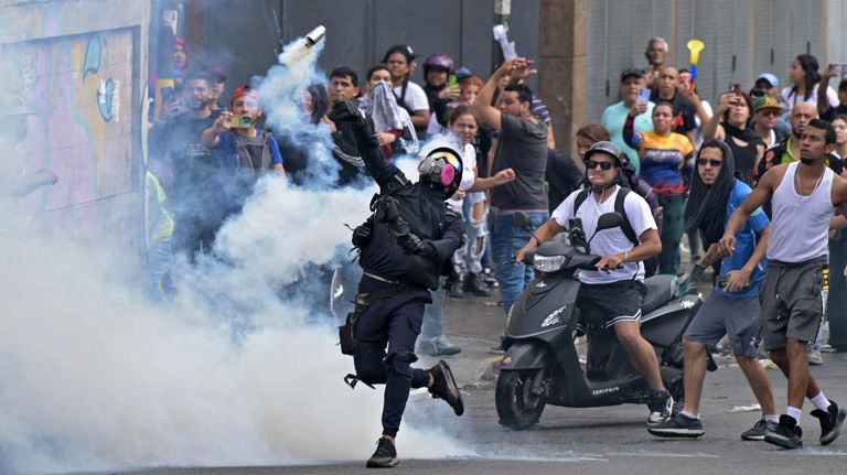 Protestas en Caracas contra un nuevo gobierno de Nicolás Maduro