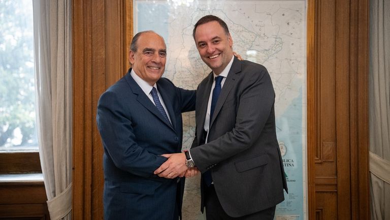 Guillermo Francos y Manuel Adorni