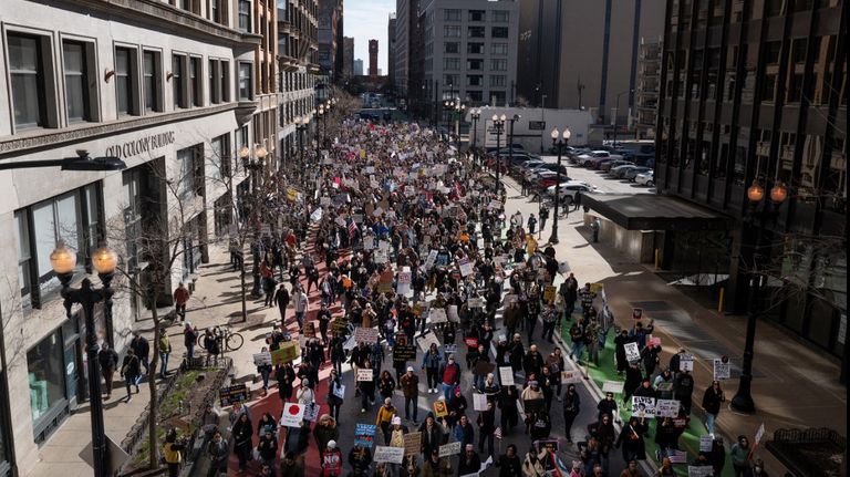 Postales de las masivas protestas 'No Kings' (anti Trump) de este sábado 28 de marzo en centenares de ciudades de Estados Unidos.