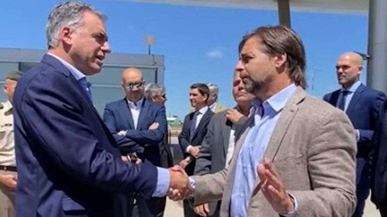 Yamandú Orsi con Luis Lacalle Pou 20250226