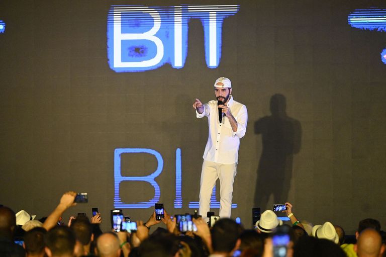 Bitcoin-Trading President Likely Lost Money for El Salvador