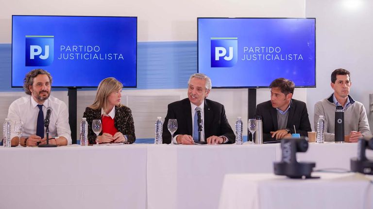 Horas después de declinar su postulación, el presidente Alberto Fernández asistió al Consejo del PJ.
