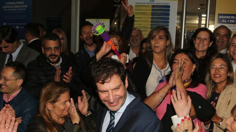 Festejos de Bittar en la elección del Colegio de Abogados