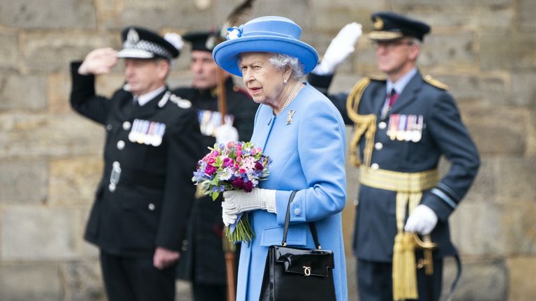reina isabel windsor harry meghan