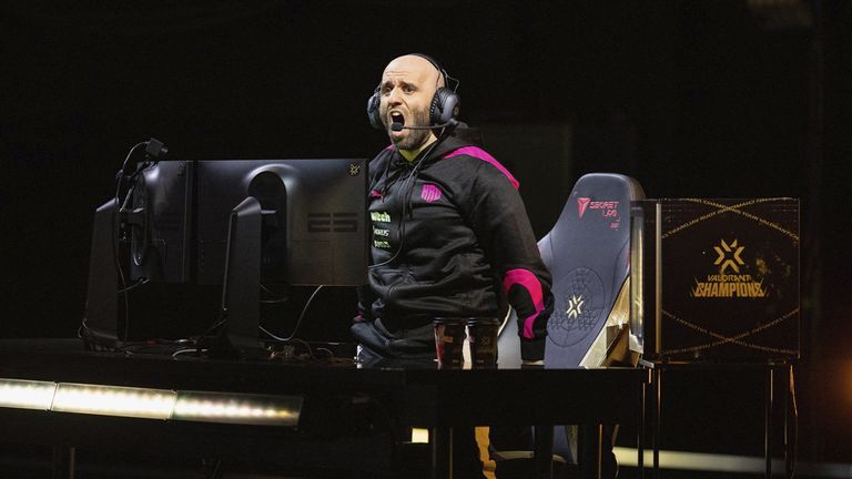 Onur confirmó que entrenará a un esport brasileño