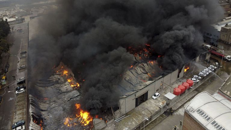 Incendio en Dock Sud 20220516