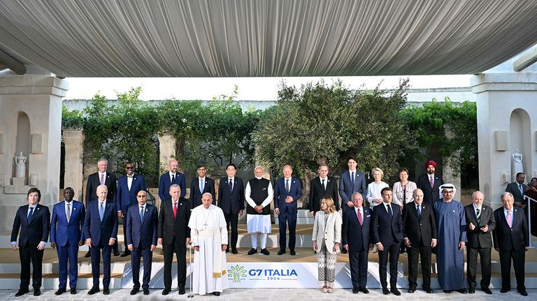 El presidente Javier Milei en la cumbre del G7