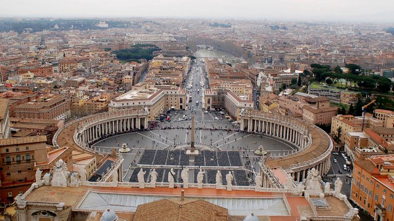 Plaza de San Pedro, Vaticano 20220606