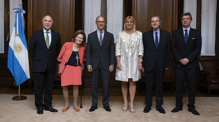 Losardo junto a la Corte Suprema.