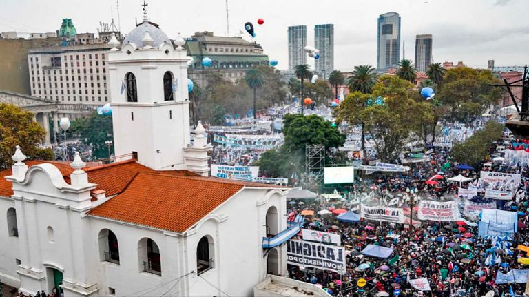 25 DE MAYO PLAZA 20230525