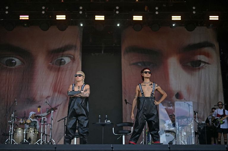 PACOAMOROSOCATRIELglastonbury