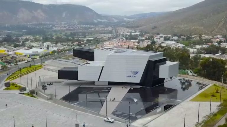 unasur estatua kirchner casa patria grande 20201027