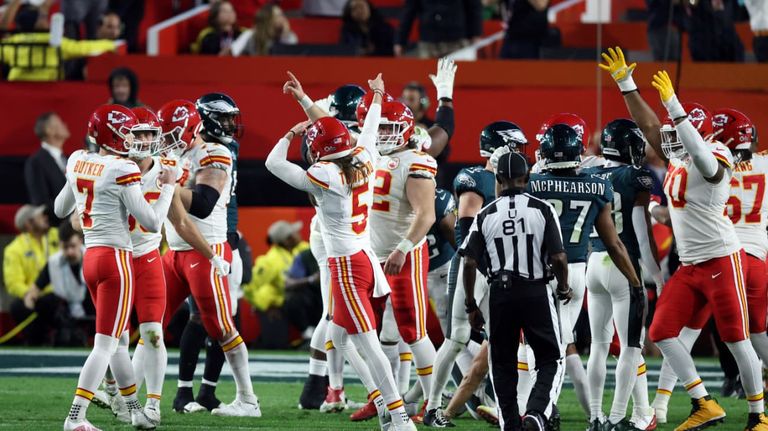 Kansas City Chiefs Philadelphia Eagles Super Bowl NFL g_20230213