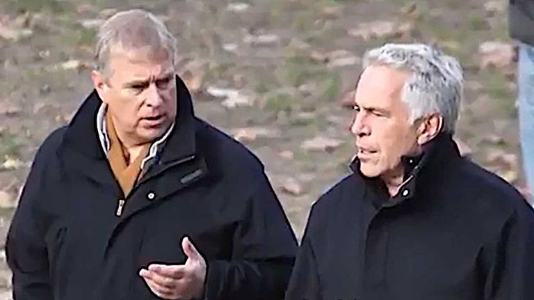 Epstein con el príncipe Andrés del Reino Unido 20250825