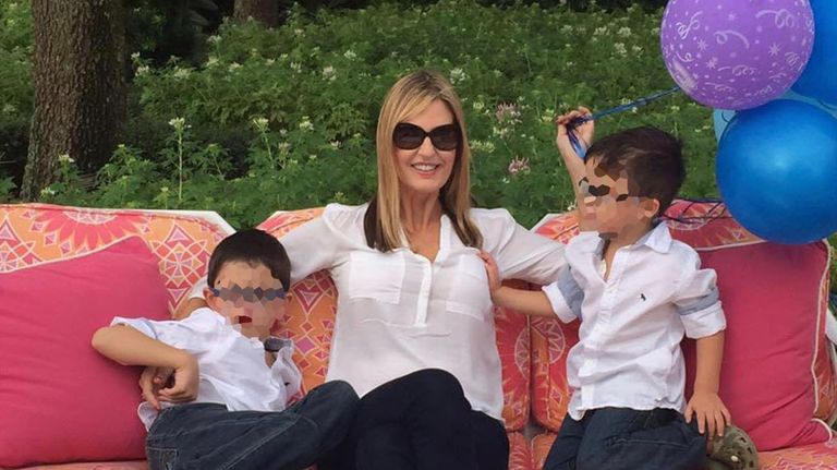 Gloria Giudicci junto a Sebastián y Benjamín, Palm Beach, EE.UU.