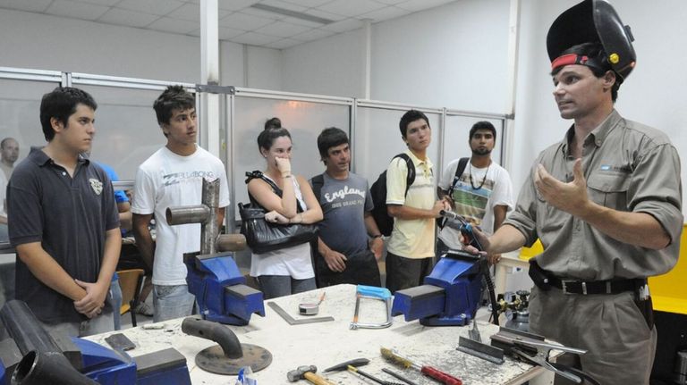 Los más de 900.000 beneficiarios del Programa Volver al Trabajo cobran un ingreso de $78.000
