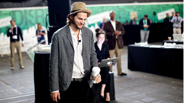 Ashton Kutcher 20220809