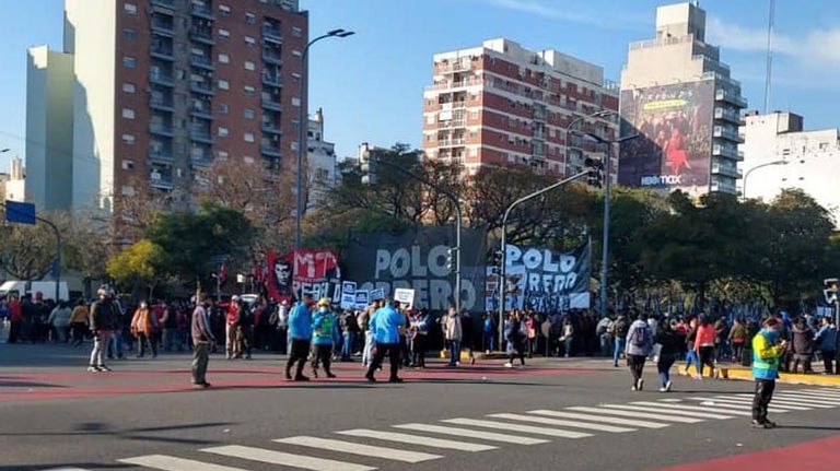Concentración en el obelisco de Movimientos Sociales 20210708