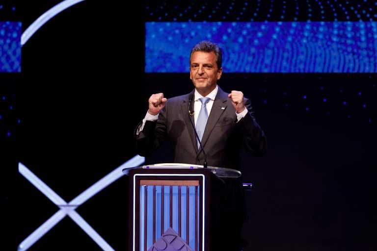 Sergio Massa en el debate de candidatos
