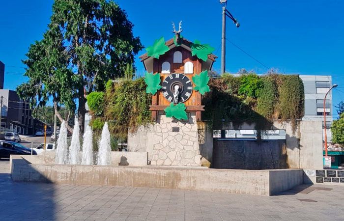 CARLOS PAZ