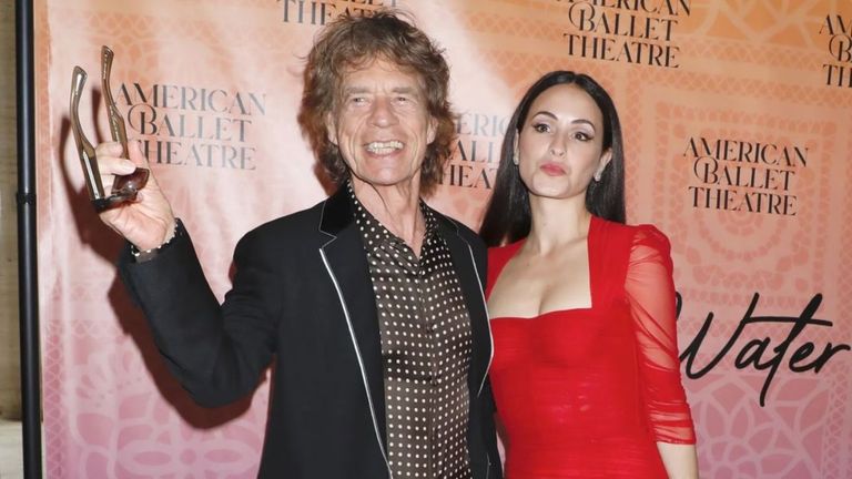 Mick Jagger se comprometió con su novia 43 años menor