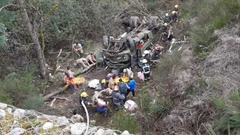 soldados camion ejercito desbarranco 1 g_20230921