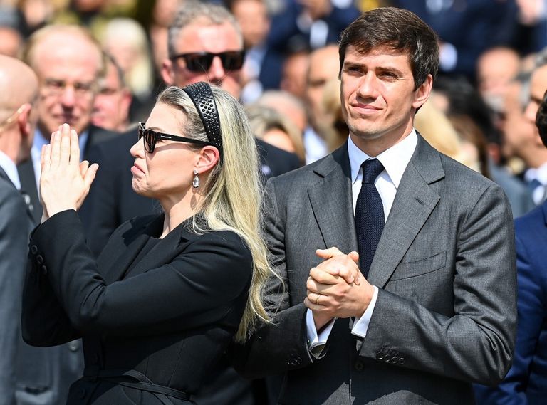 Los hijos de Silvio Berlusconi en su funeral