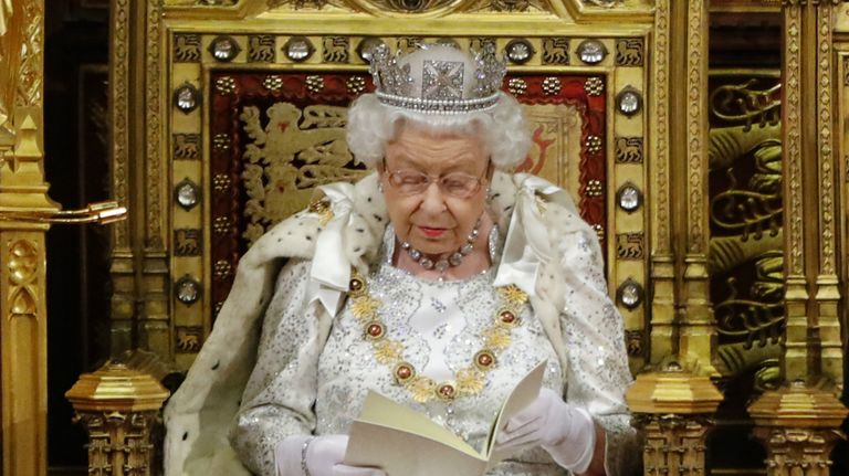reina isabel ii parlamento brexit