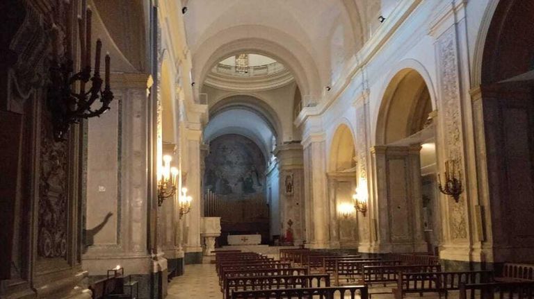 El interior de la Basílica.