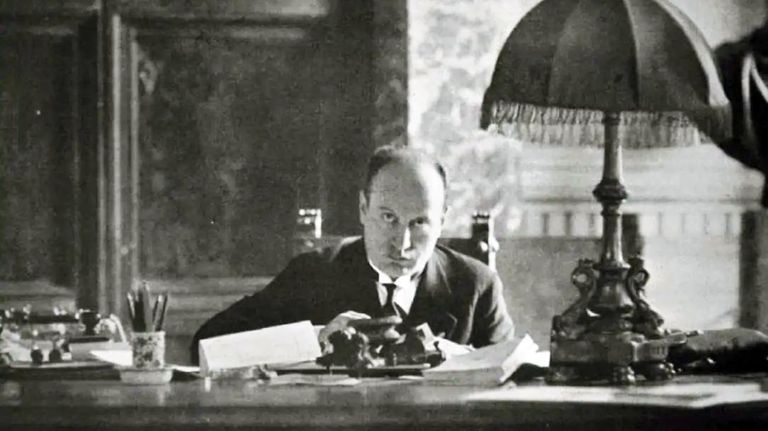 Mussolini 202104028