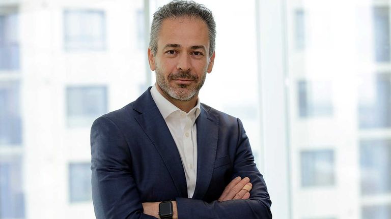 Alejandro Lew, gerente financiero de YPF 20231130