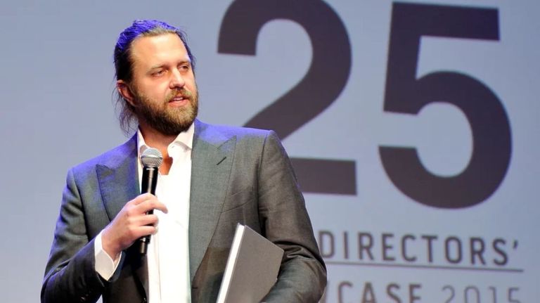 Quién es el director que estafó a Netflix 