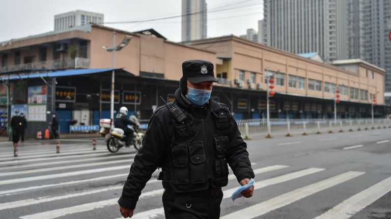 El mercado mayorista de mariscos de Huanan de la ciudad de Wuhan, donde se detectó el coronavirus.