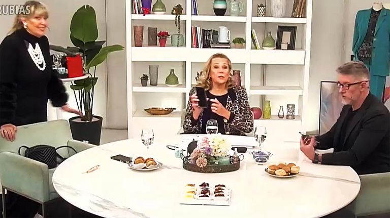 Luís Novaresio y las rubias 20220610