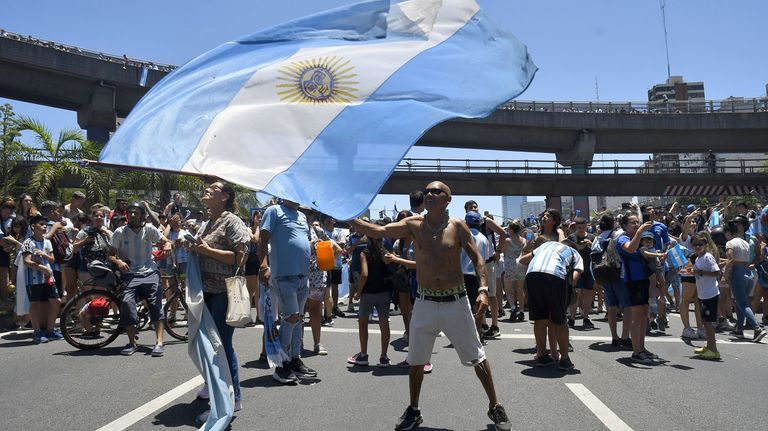 Festejos en el camino de los campeones