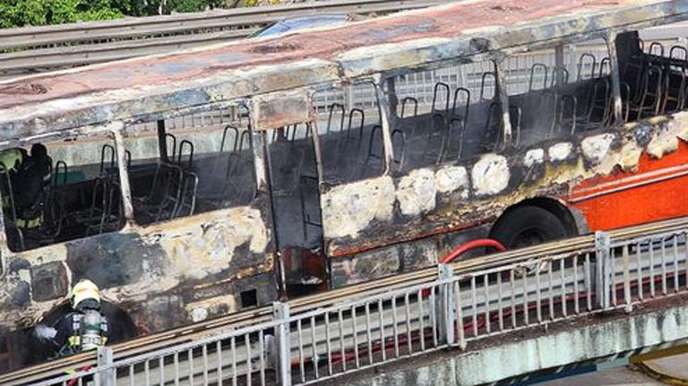 Incendio en Colectivo escolar