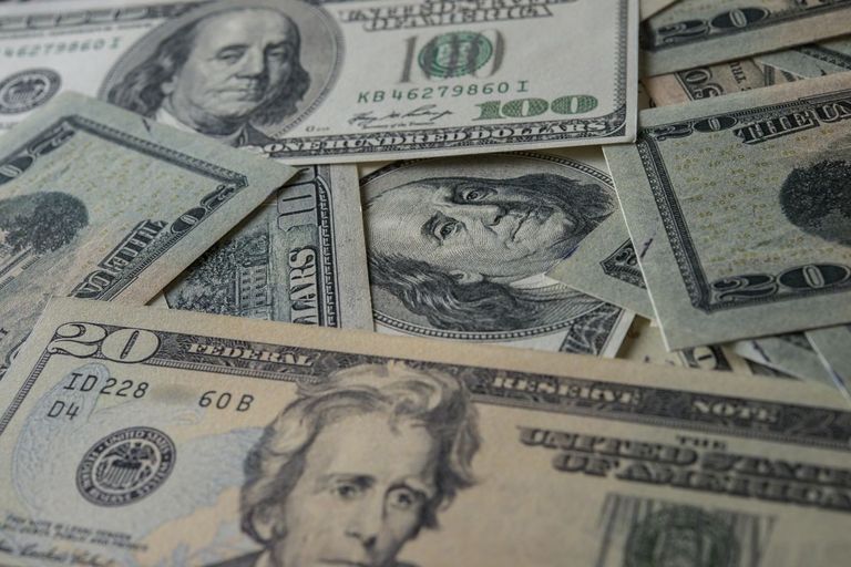 Cuánto abre hoy el dolar blue 15 de enero del 2026