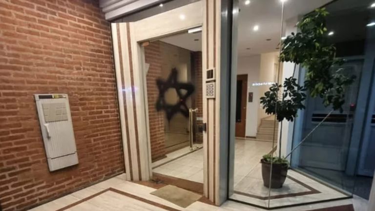 Pintada antisemita en caballito