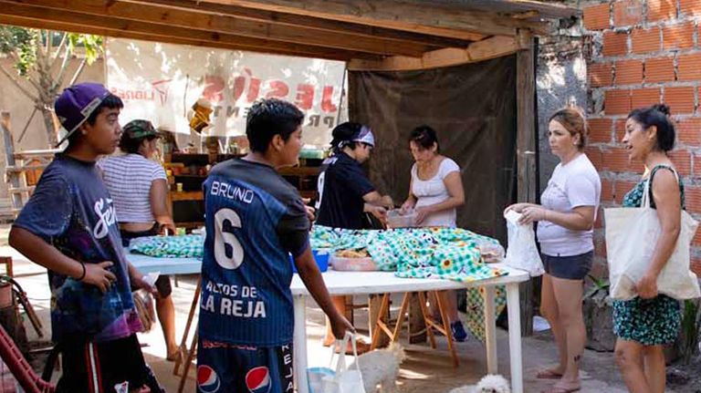 Barrios de Pie advierte que peligra la continuidad de los comedores comunitarios