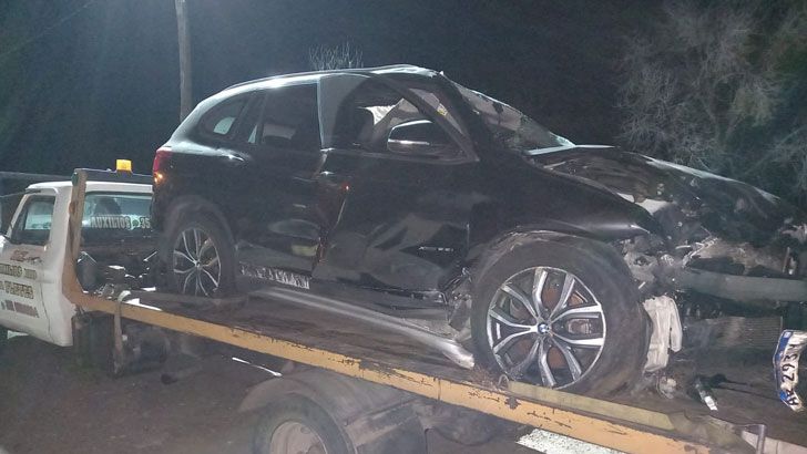 Así trasladaban el BMW desde Traslasierra.