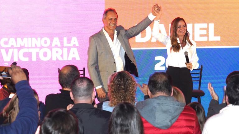 Campaña de Victoria Tolosa Paz y Daniel Scioli